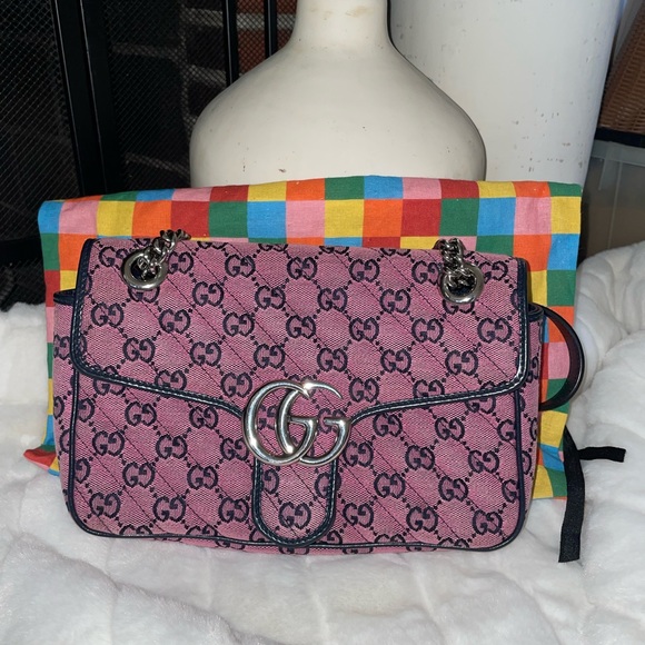 SOLD!! Gucci Marmont Small - Picture 1 of 9
